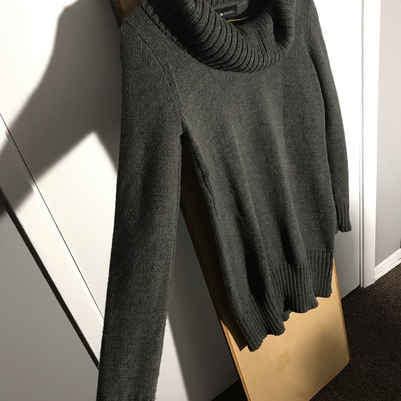 Long Turtleneck Sweater - Picture 4 of 4